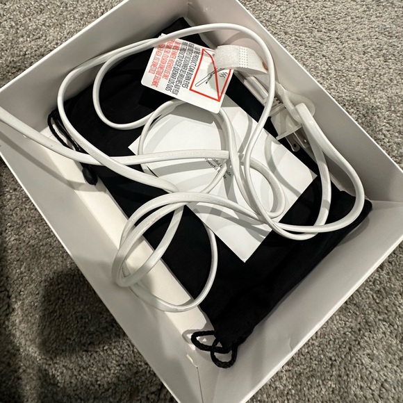 T3 never used curling wand - Picture 3 of 7